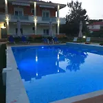 Laida Πανσιόν Πρίνος