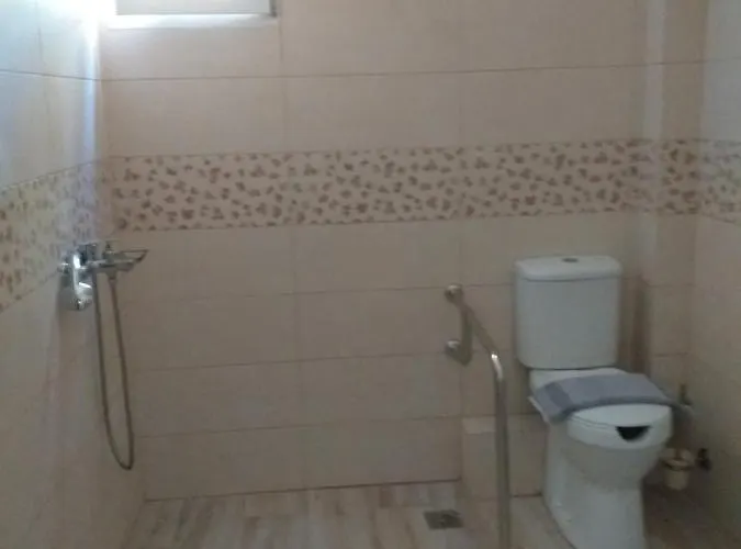 Laida Πανσιόν 4*