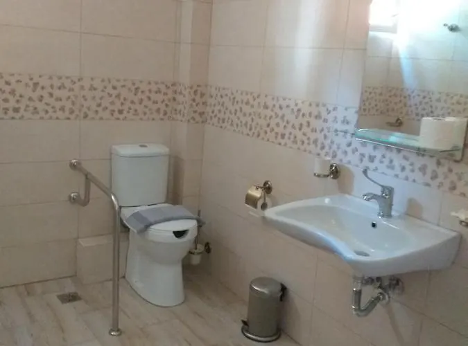 Laida Πανσιόν