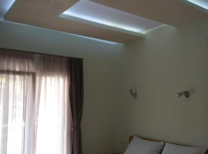 Laida Πανσιόν