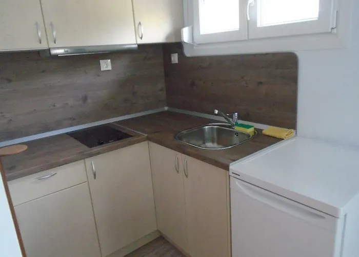 Laida Πανσιόν